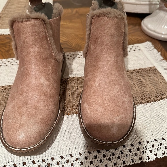 Blowfish Malibu Shoes - Chillin SHR Ankle Boots